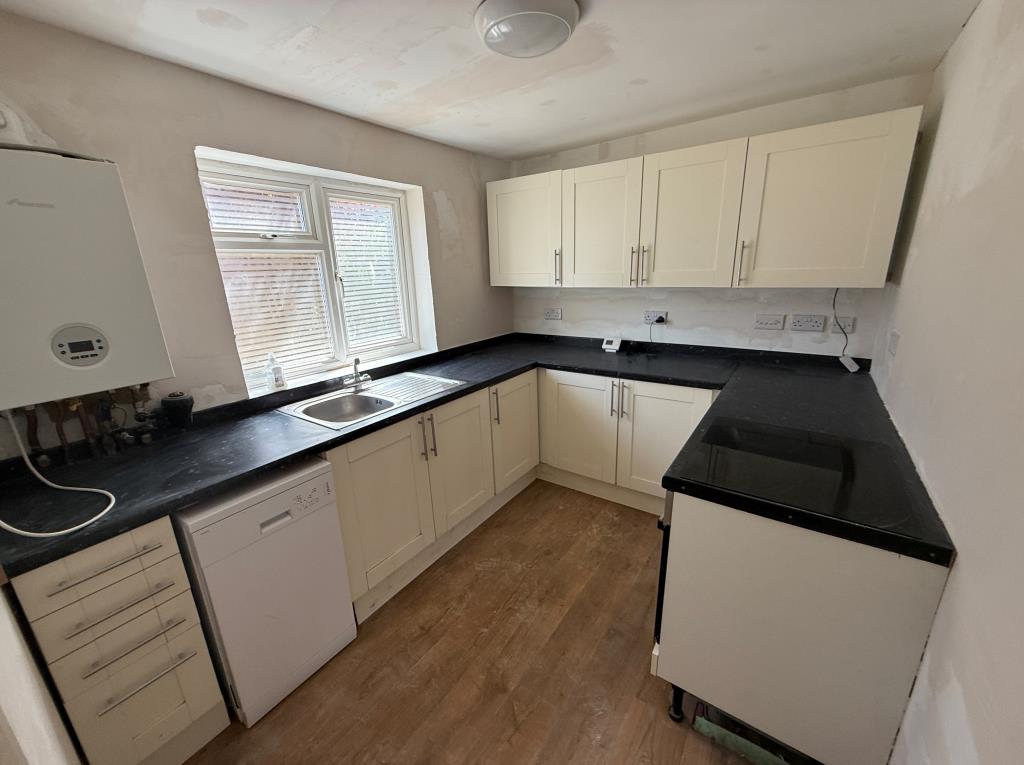 Lot: 158 - DETACHED BUNGALOW FOR REFURBISHMENT - Kitchen